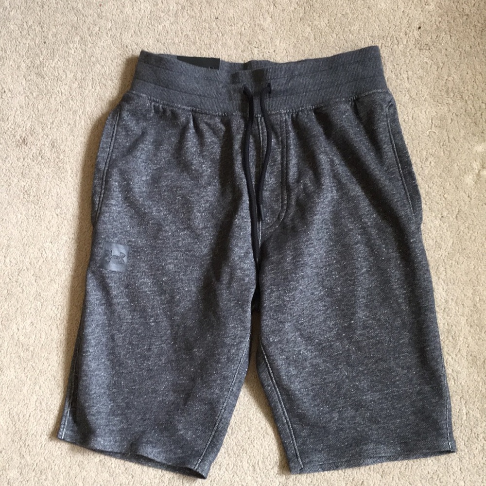 Under Armour 10” shorts NWT